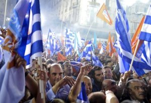 new-democracy-party-supporters-attend-their-closing-election-rally-in-omonia-square-in-central-athens-greece-september-17-2015-reutersmichalis-karagiannis